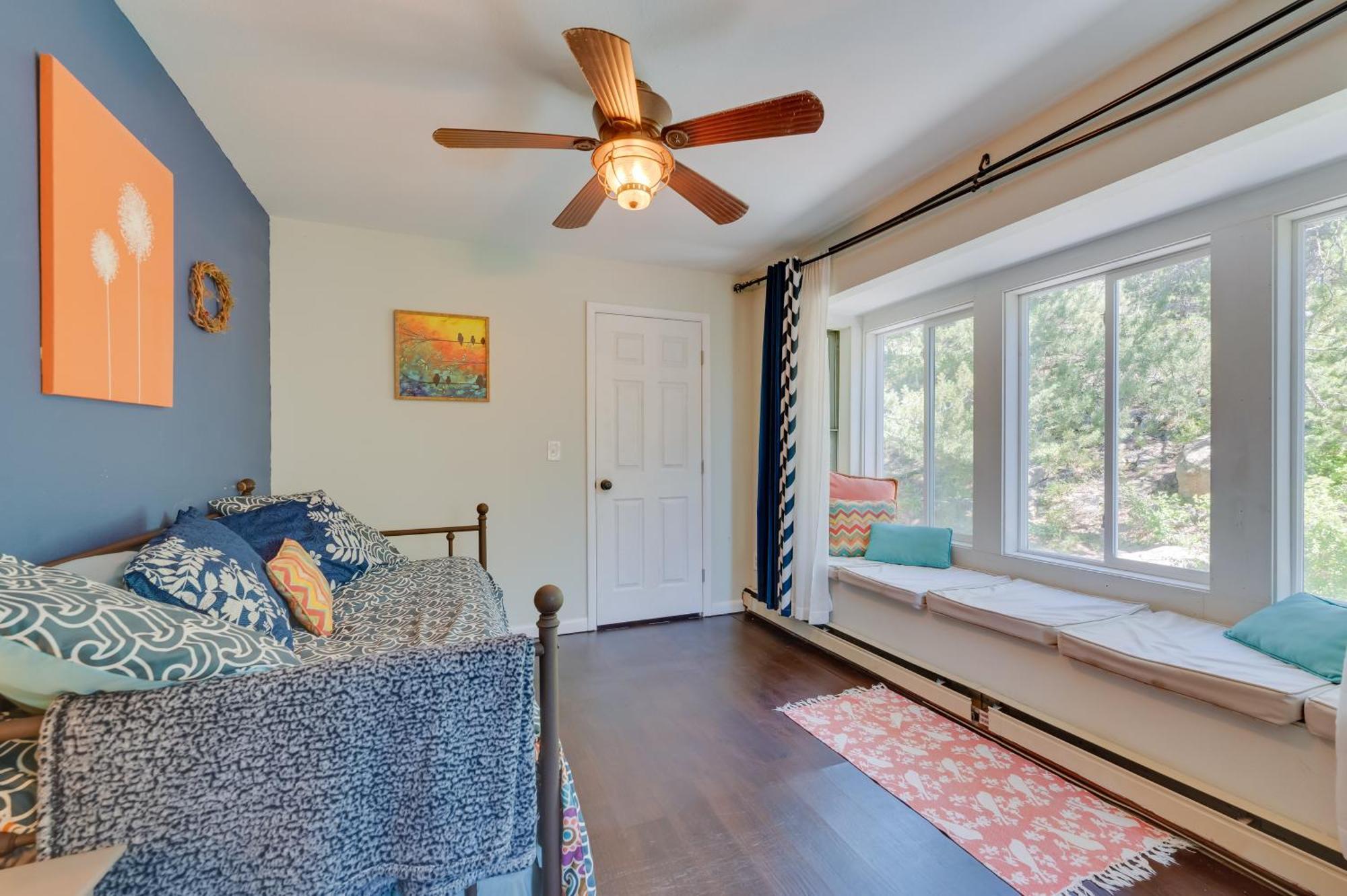 Stunning Golden Home With Deck About 35 Mi To Denver! Exterior photo