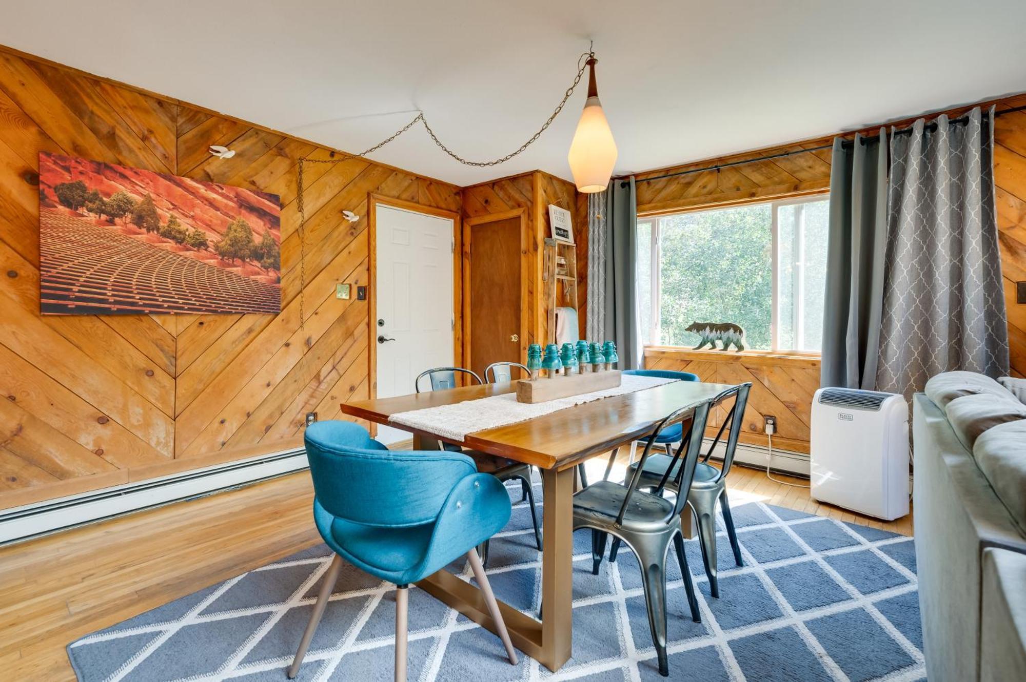 Stunning Golden Home With Deck About 35 Mi To Denver! Exterior photo