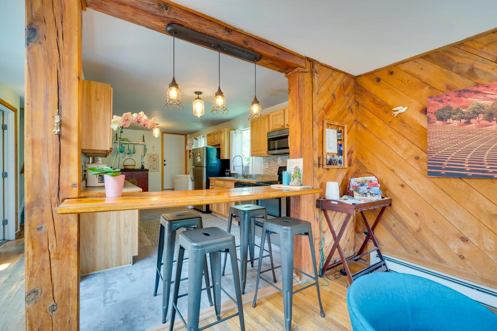 Stunning Golden Home With Deck About 35 Mi To Denver! Exterior photo